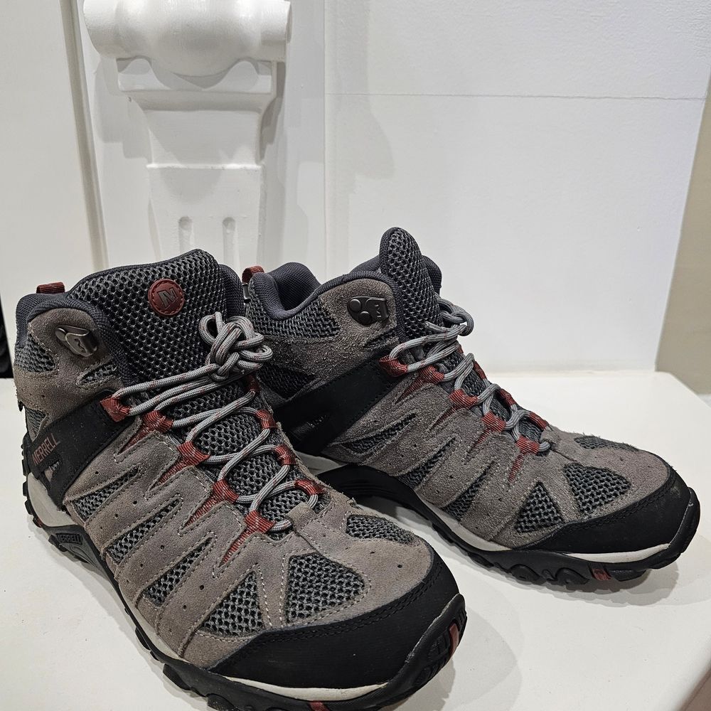 Merrell Men's Gray and Red Hiking Shoes Size 9.5